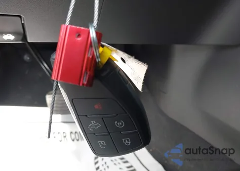 2022 Chevrolet Silverado 1500 4Wd Short Bed Rst from USA, damaged, VIN 3GCUDEED4NG557379